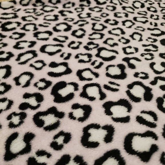 🎈5/$10🎈 Pink Cheetah Print Fleece Baby Blanket - Picture 5 of 5